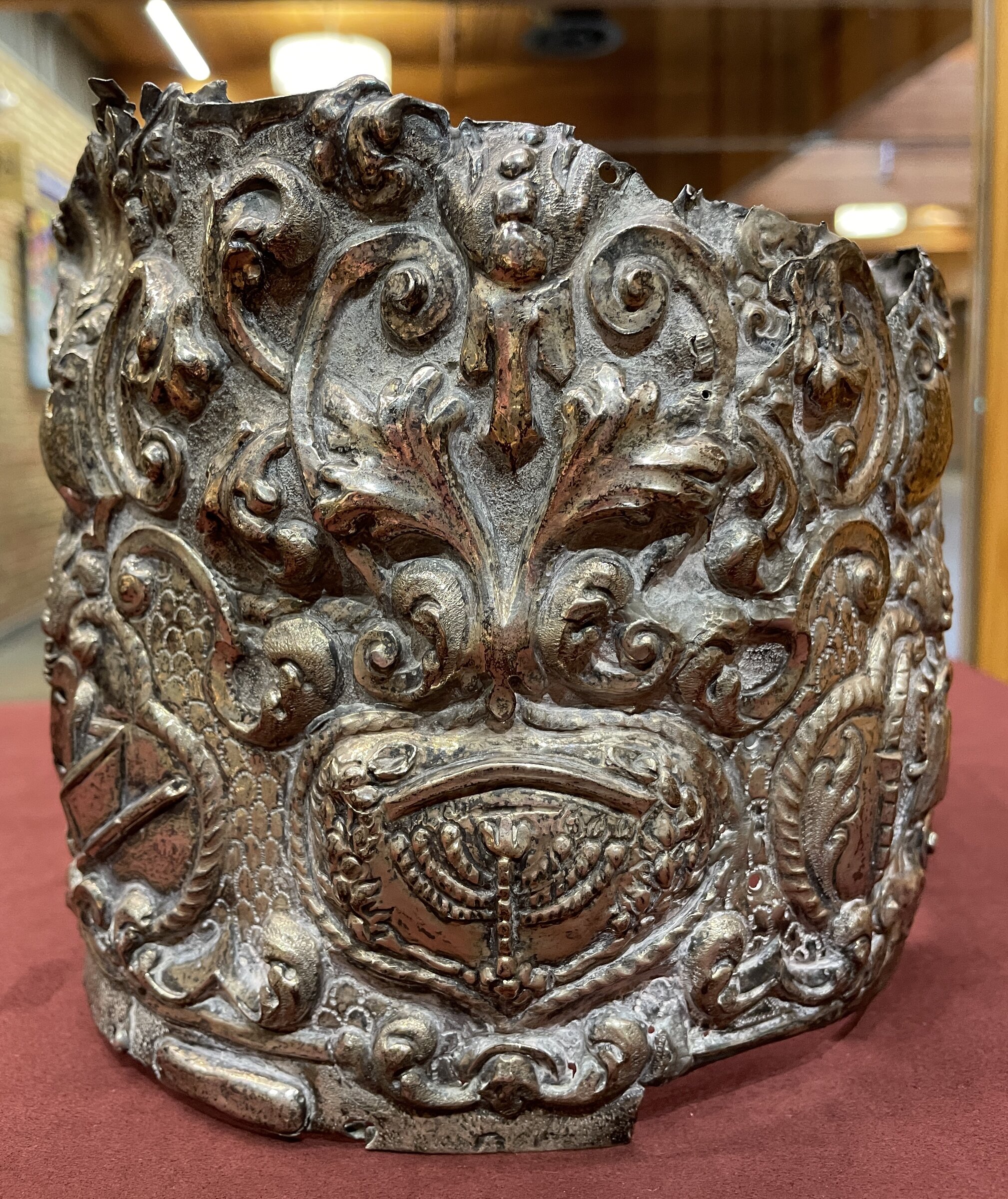 Torah crown